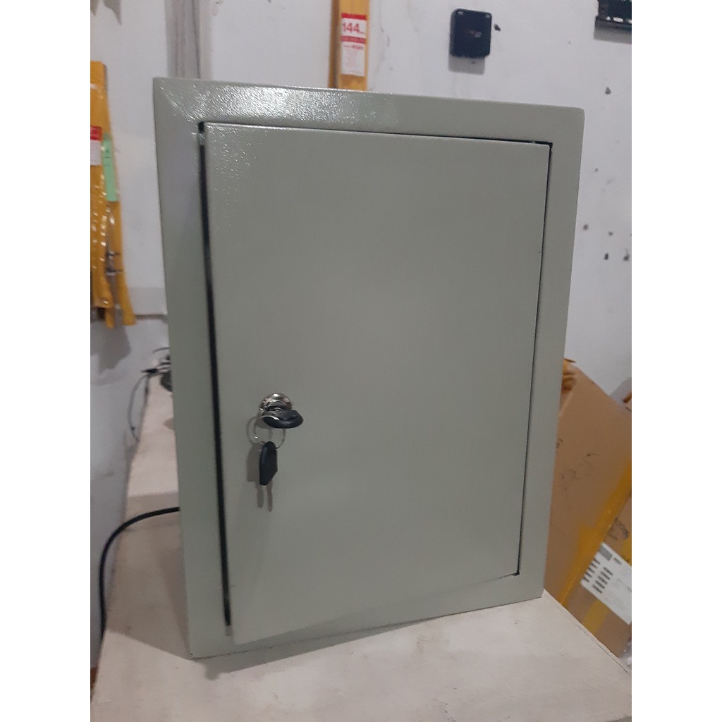 Repeater Motorola Uhf 403.000Mhz sd 470.000 Mhz Unit Repiter Motorola Frekuensi UHF  Baru di Rangkai