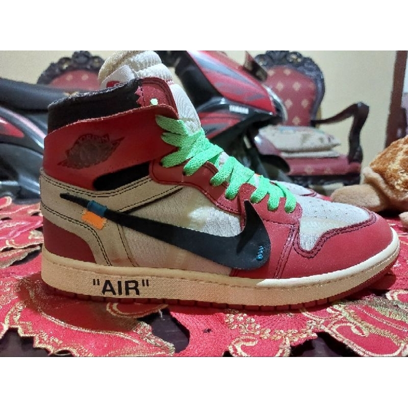 Sepatu AJ1 Retro High Off-White Chicago