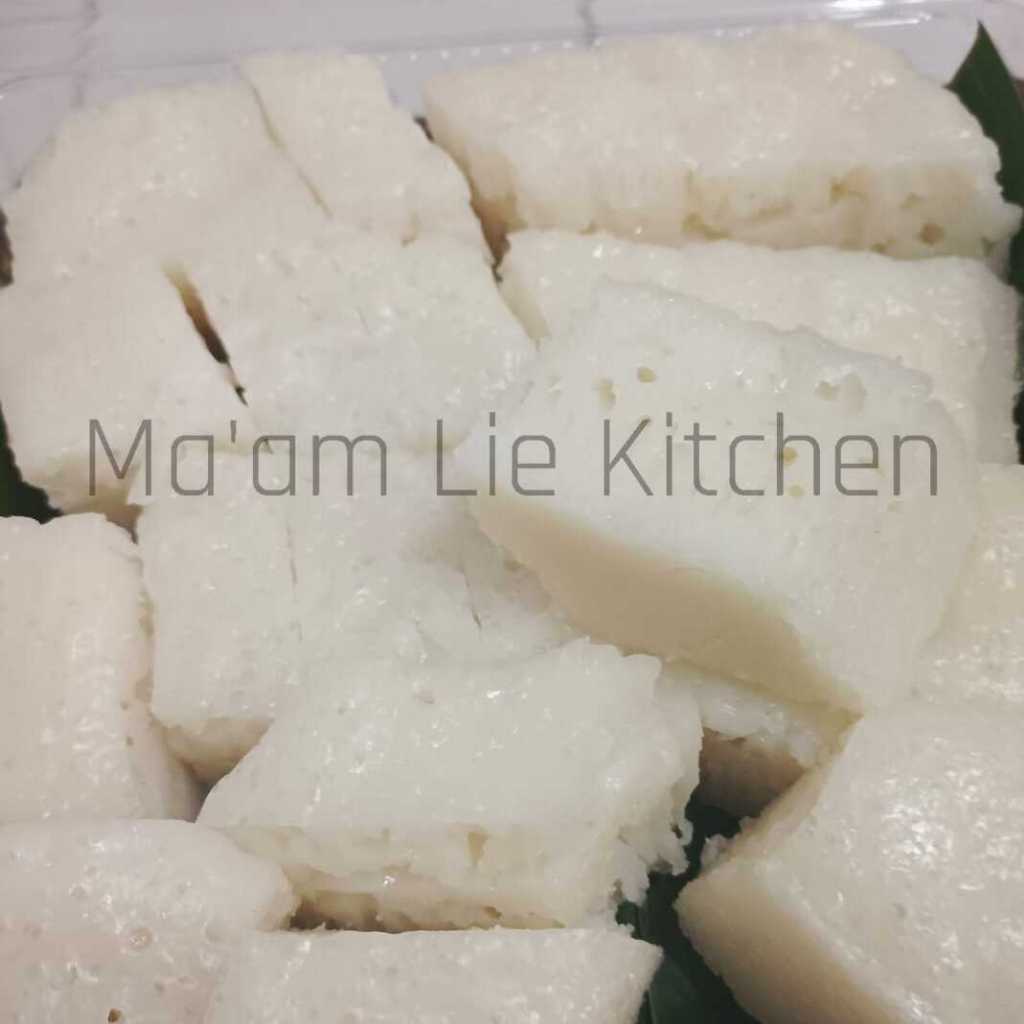 

Kue Apem / Pak Thong Ko Khas Kalimantan