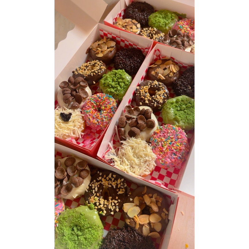 

DONAT KENTANG ANEKA RASA COKLAT KEJU TIRAMISU BLUEBERRY