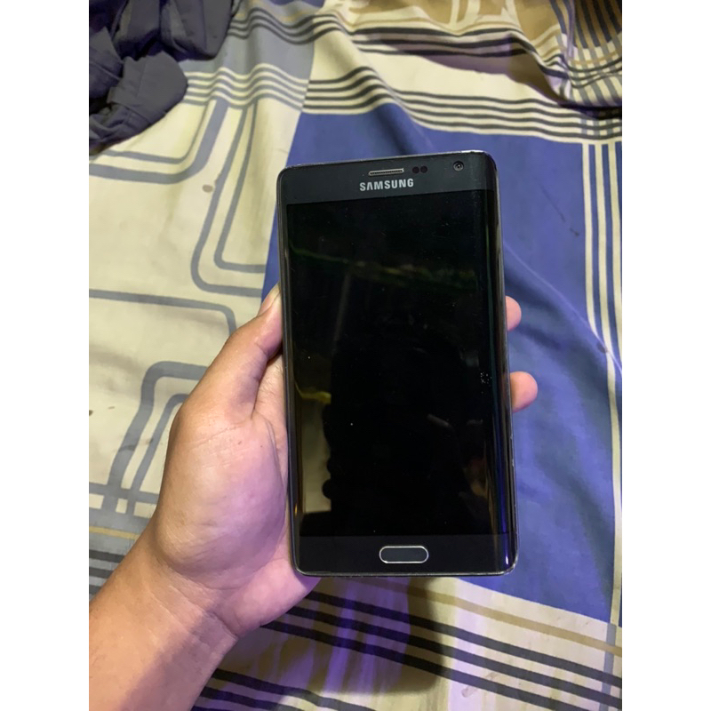 Samsung Note Edge Minus Matot