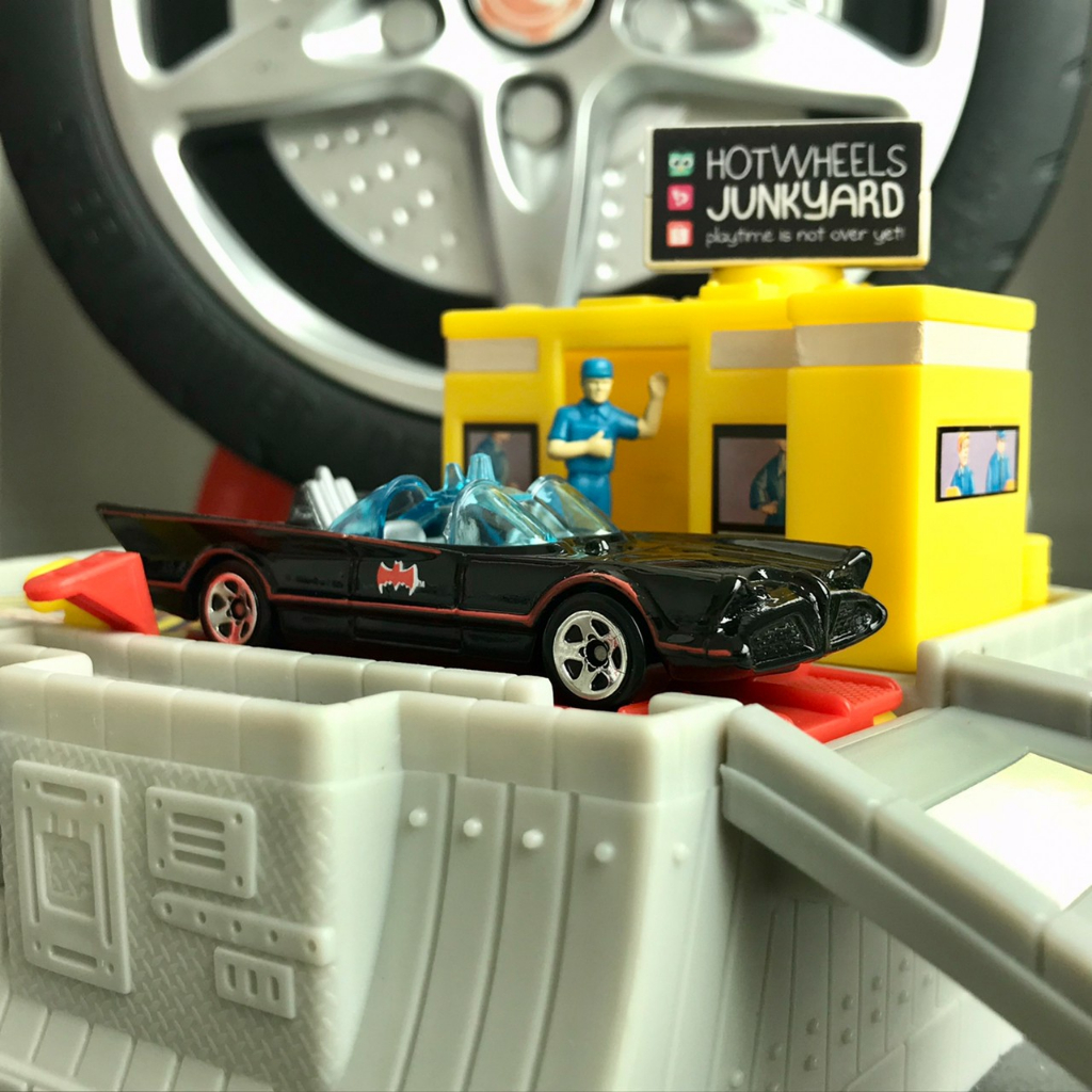 Hot Wheels 1966 Classic TV Batmobile Batman Series