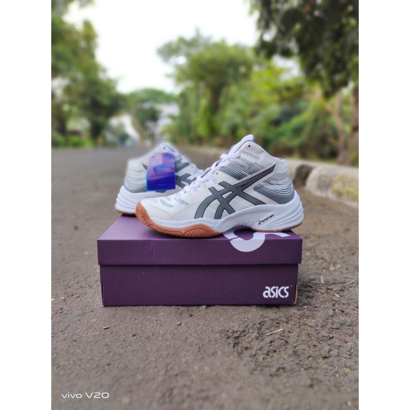 sepatu asics gel biyond//sepatu voly pria