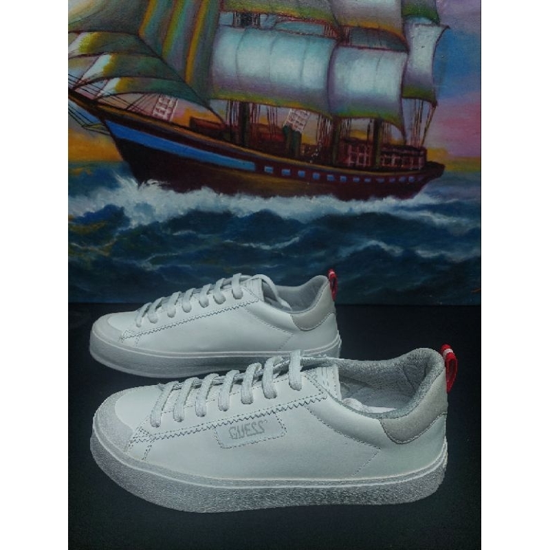 Sepatu guess