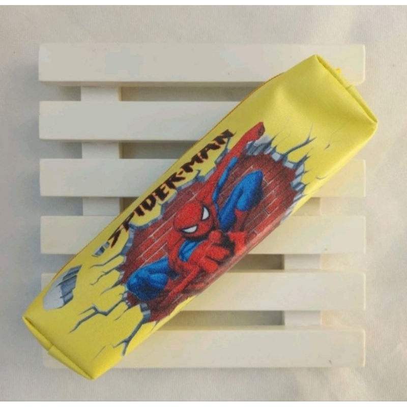 

TEMPAT PENSIL KARAKTER LUCU MOTIF TAYO,SPIDERMAN,BATMAN