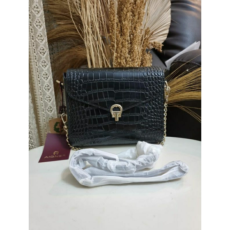 Tas Aigner pria black crossbody new original