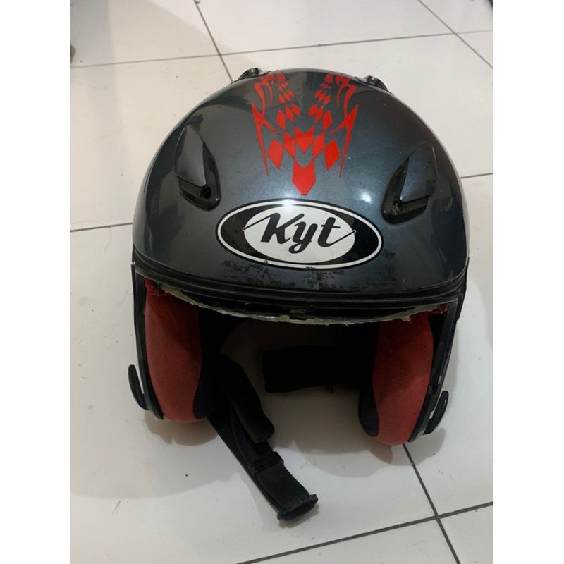 Helm KYT DJ MARU (BEKAS)