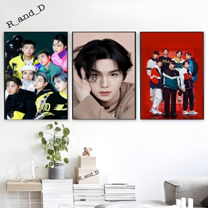 BTS Kpop korean dekorasi dinding ukuran 47x31, hiasan dinding boyband korea, poster dinding sugo pen