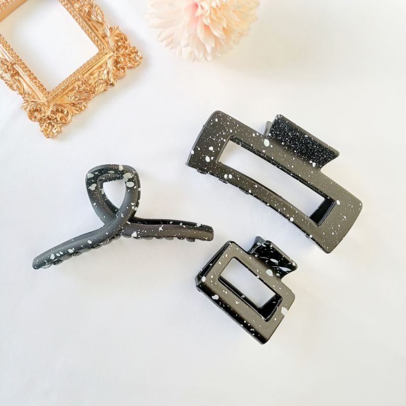 VILI - Black Dot Hair Claw Premium / Jepit Rambut Korea / Jedai Rambut Korea