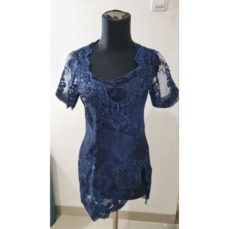 Kebaya Tunangan Perkawinan Modern Biru Dongker Variasi 02 dengan Bustier