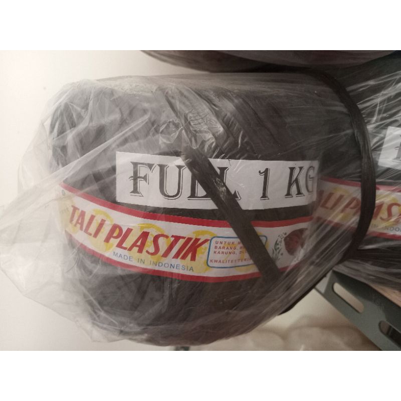 

TALI RAFIA 1KG WARNA HITAM