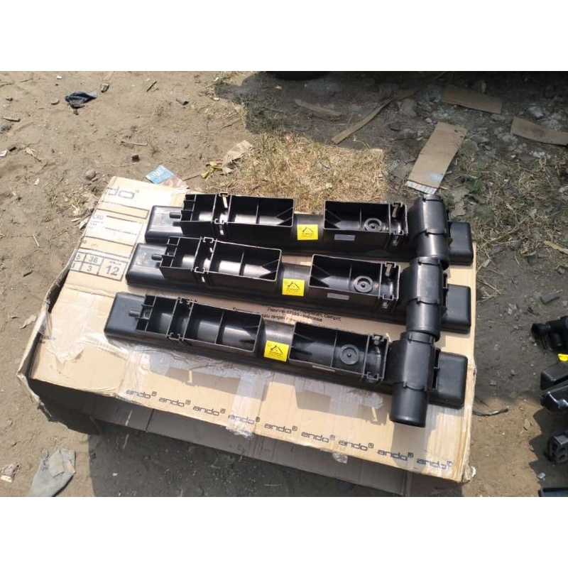 upper tank radiator Mercy bus/cover radiator Mercy bus