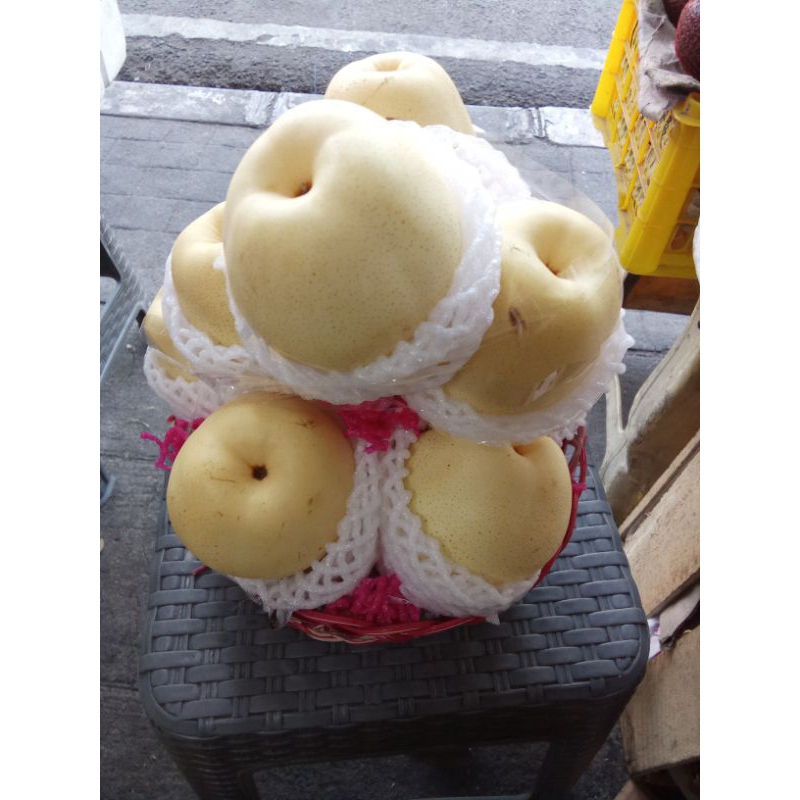 

parcel buah khusus buah pir yali madu