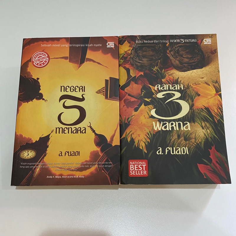 Buku Bekas / Preloved: NEGERI 5 MENARA & RANAH 3 WARNA by A. FUADI
