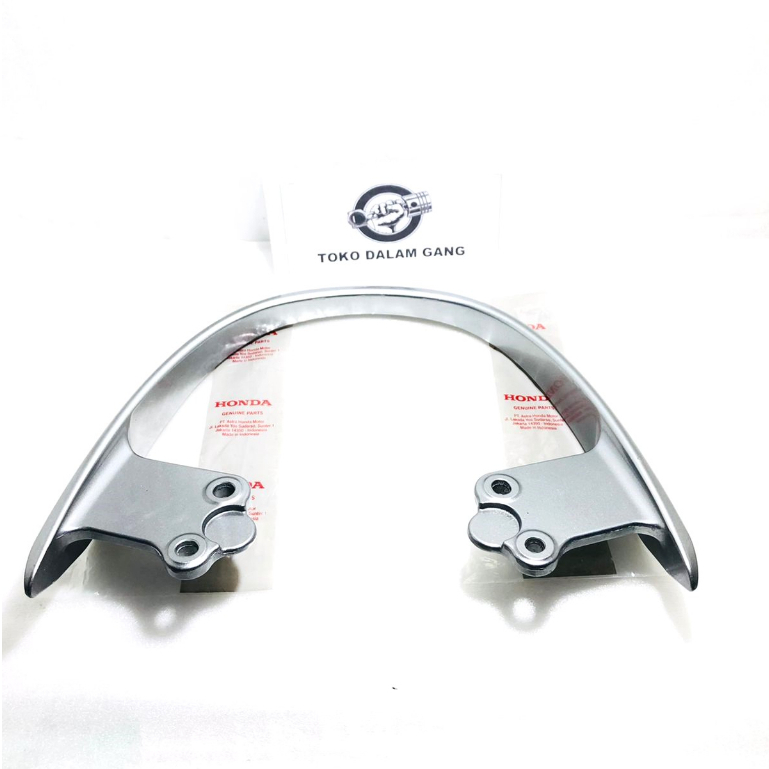 BEHEL PEGANGAN TANGAN BRAKET HANDLE JOK BELAKANG  BEHEL BELAKANG KODE K2F HONDA SCOOPY FI NEW  2017 