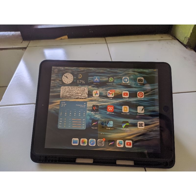 Apple Ipad 6 32gb wifi only bekas / second - baca deskripsi