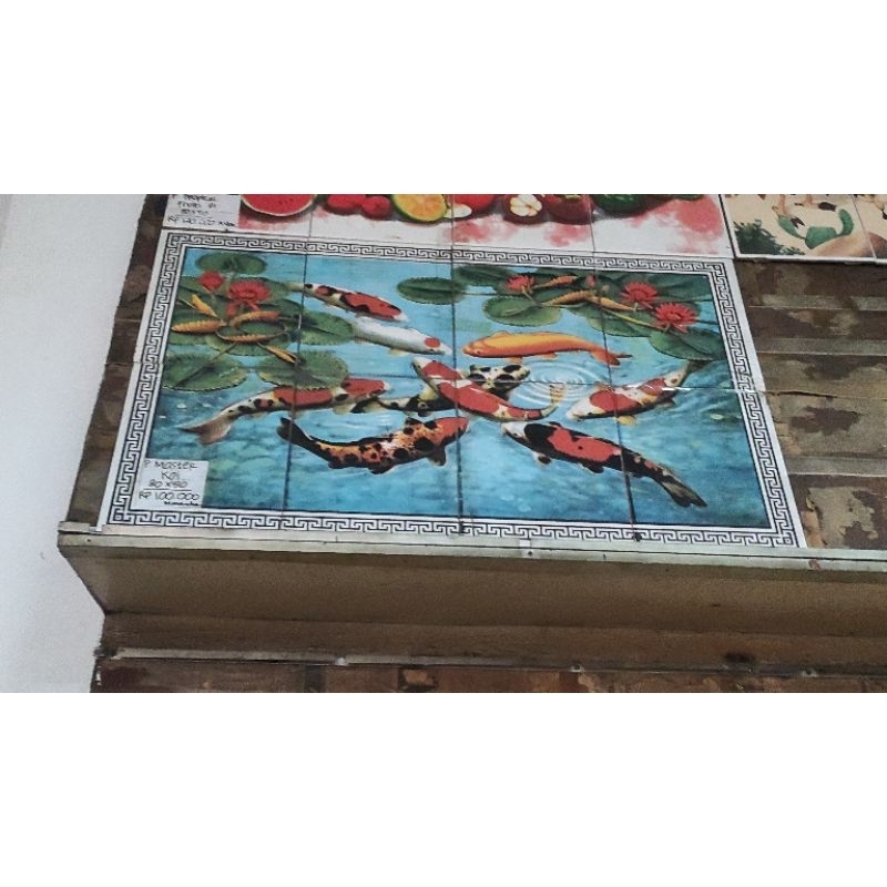 panel keramik gambar ikan koi
