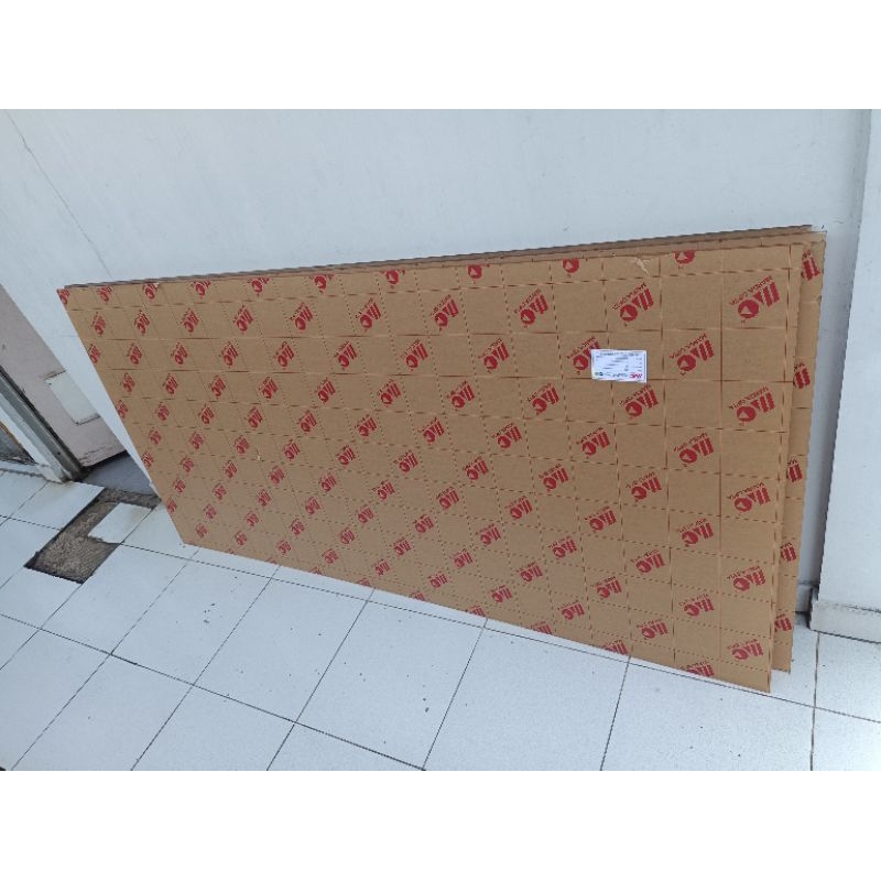 Akrilik Lembaran Coklat Transparan 3mm 122x244 cm