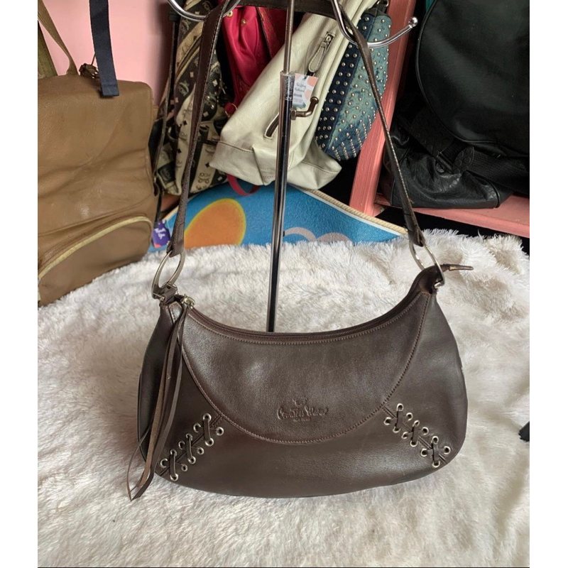 Shoulder Countess Mara