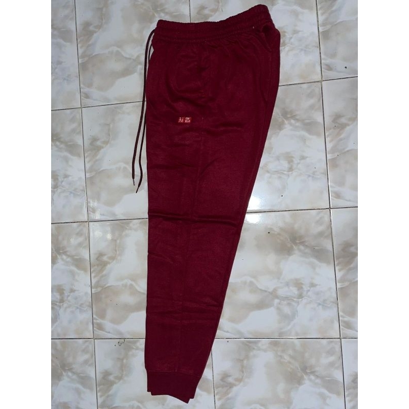 CELANA TRAINING UNIQLO SECOND