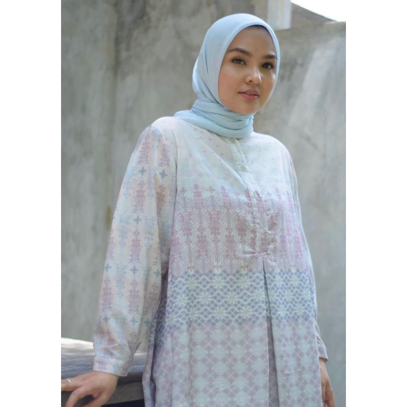 Preloved Riamiranda Lambah Top size S