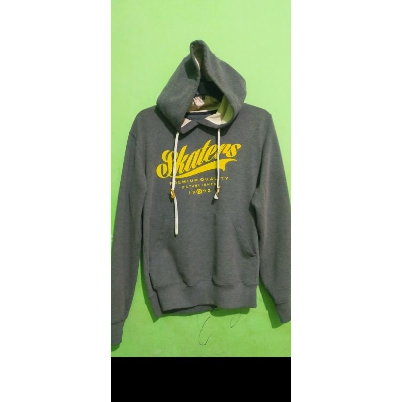 suiter hoodie skaters