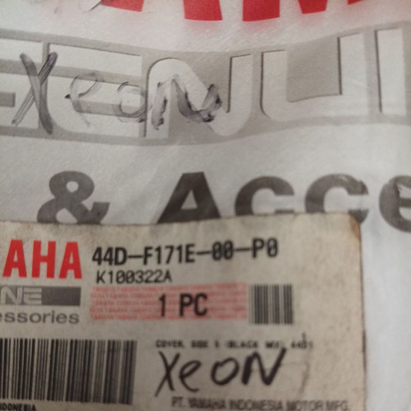 sambungan body belakang Xeon 44D Hitam  original