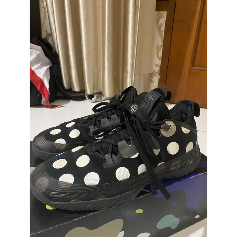 sepatu basket Adidas Harden Vol 5