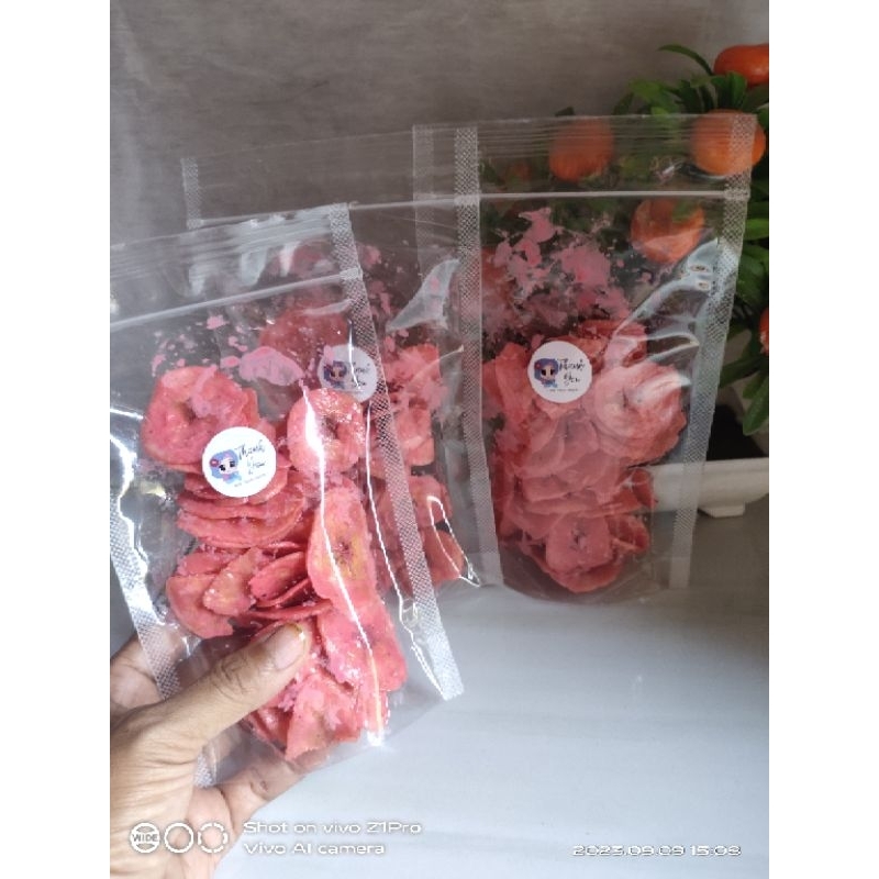 

keripik pisang coklat lumer rasa stawberry 75gr