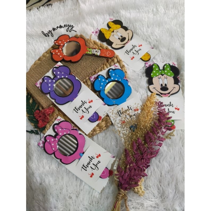 Souvenir kaca | kaca karakter | souvenir pernikahan