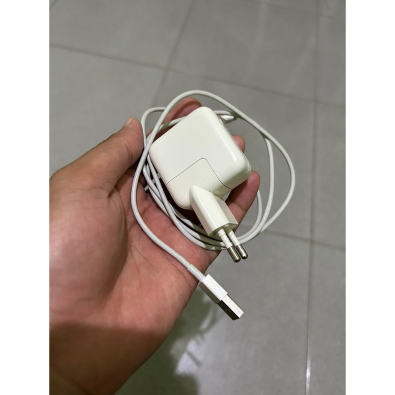 Kepala Charger Ipad 10W bekas + kabel ori usb a to lightning