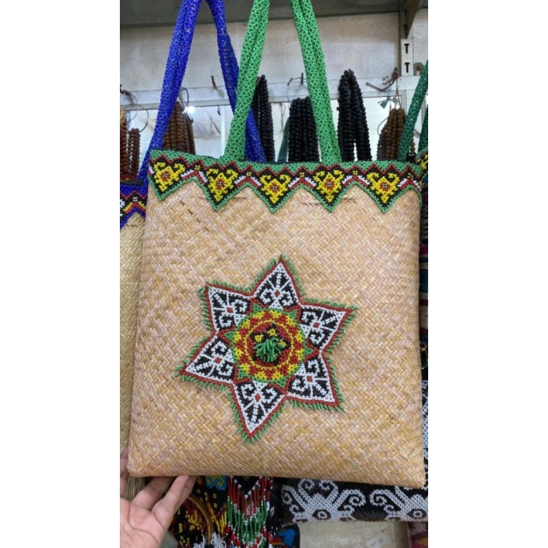 tas rotan di kombinasikan dgn manik