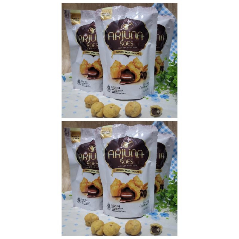 

kue soes coklat lumer arjuna enak jajan camilan enal halal 35gr kemasan pouch