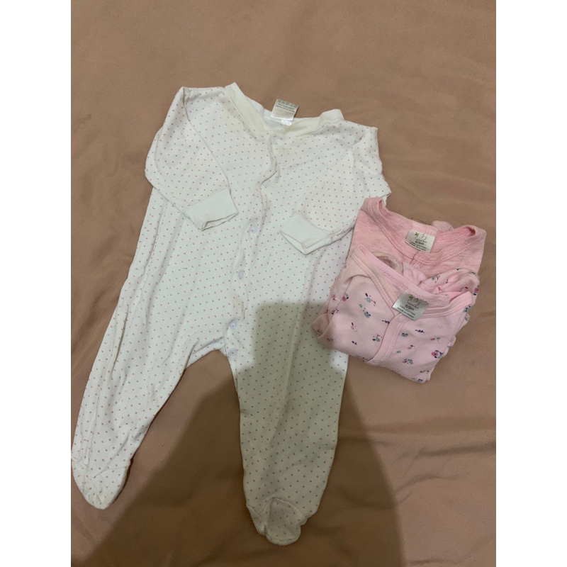 Preloved sleepsuit bayi perempuan size 6-9M