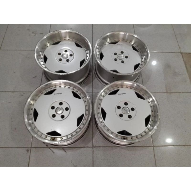 Velg Mobil Bekas Ring 18 Lubang 5 BRYETONE MONOBLOCK R18X8,5-9,5 H5X114 ET40-35