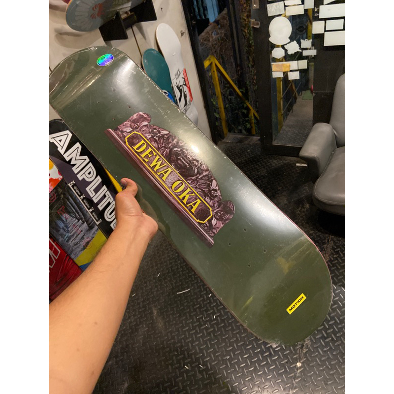 motion dewa oka ukir 8.125 skateboard