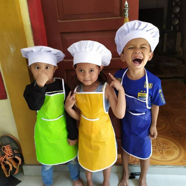 HOT CELEMEK ANAK DAN TOPI KOKI SET ....