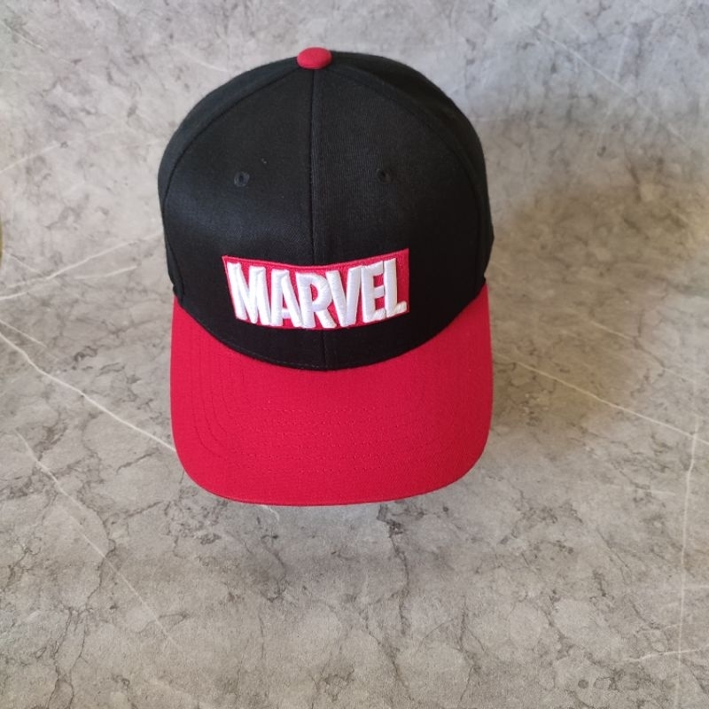 topi marvel feltics x marvel comics