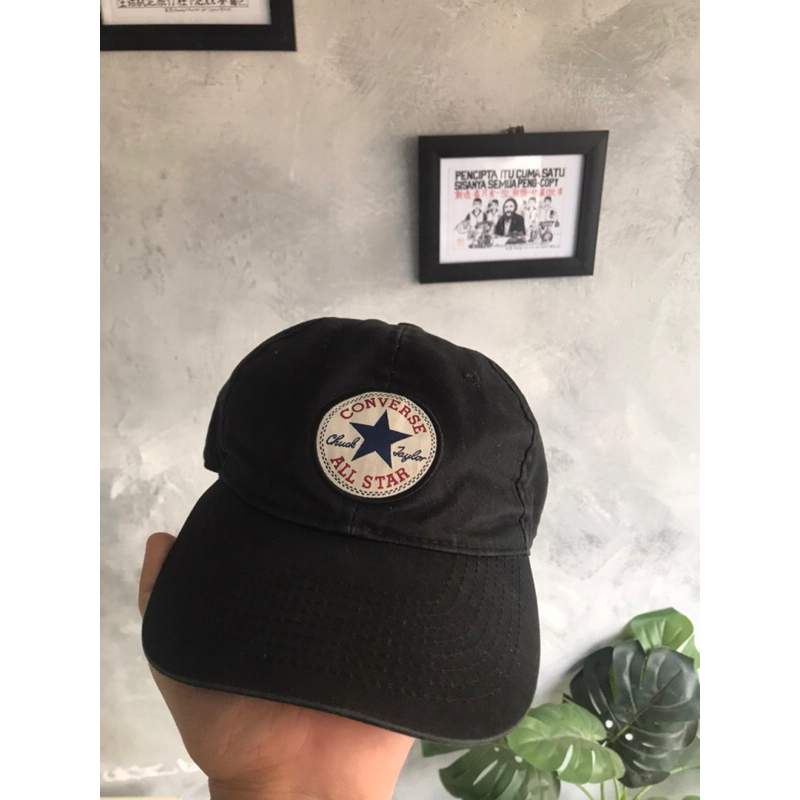Converse caps hitam