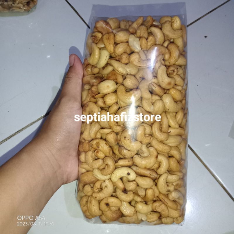 

Kacang Mede Goreng 1kg utuh