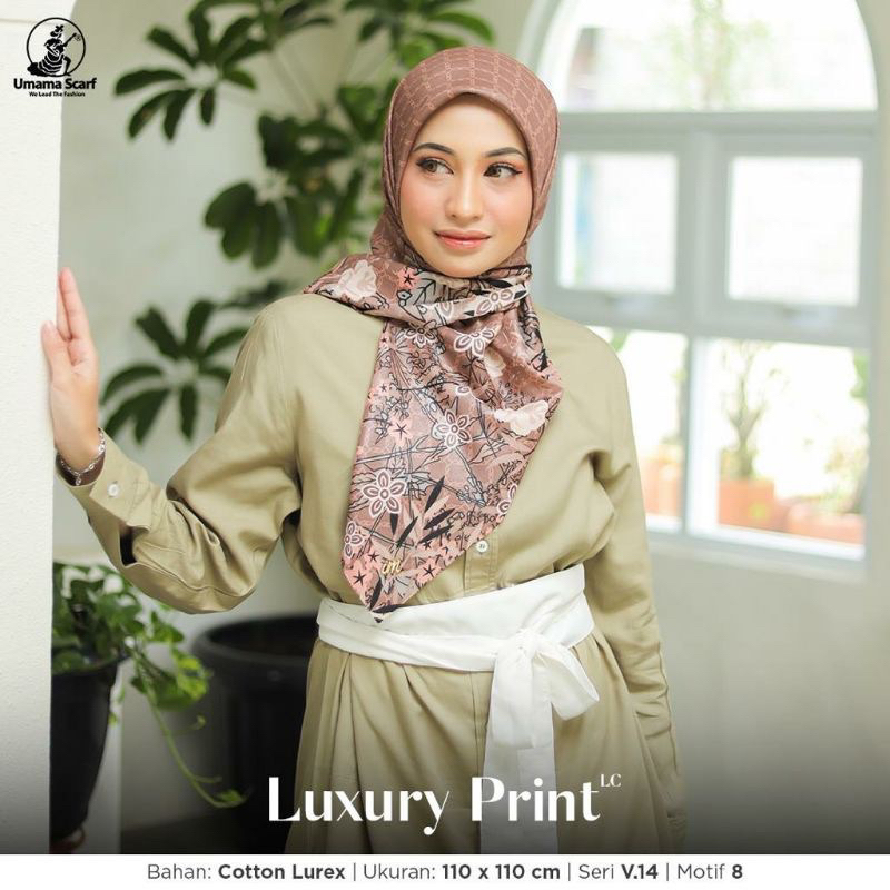 SEGIEMPAT LUXURY MOTIF LC ICON METAL LOGO UMAMA SCARF/LUXURY MOTIF UMAMA SCARVES