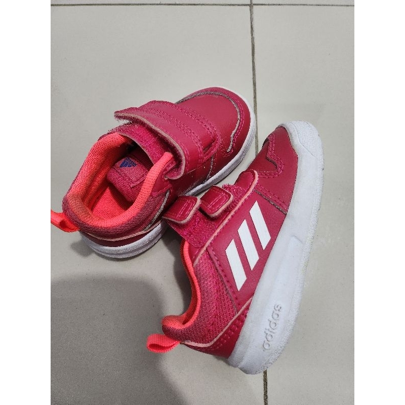 sepatu anak perempuan