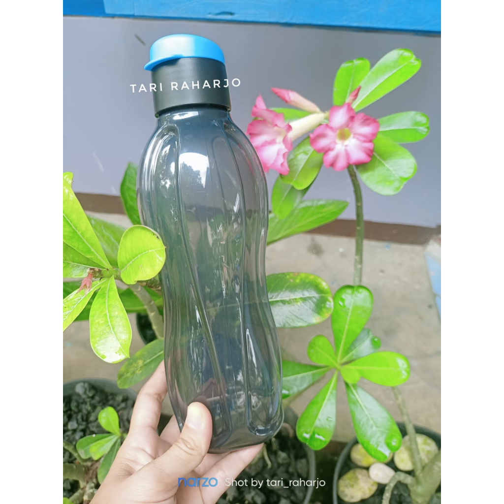 tupperware eco man eco bottle hitam 750 ml flip top