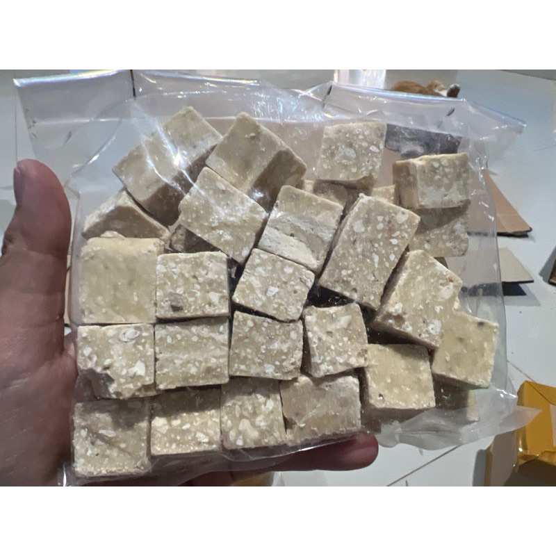 

Nafariz724 Coklat Kubus Patahan Silverqueen 250 Gram