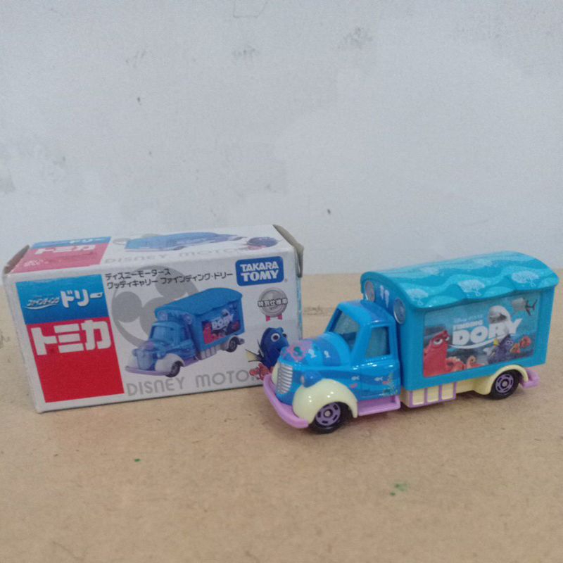 Tomica disney finding dory