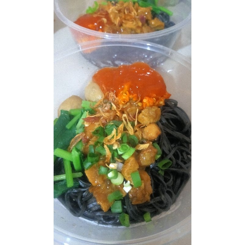 

Mie ayam hitam