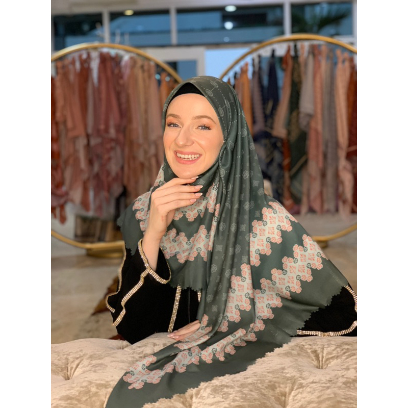 Loqal - Qonita Gholib Derai Arah Scarf
