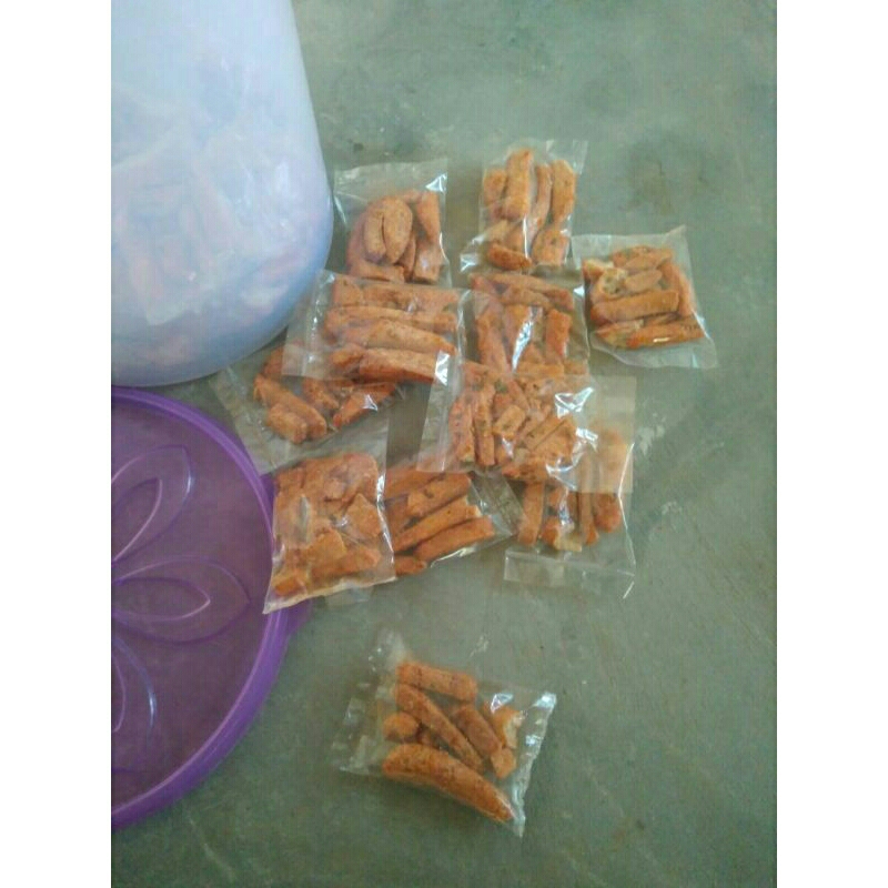 

Basreng Pedas Daun Jeruk kemasan 8-9 gram