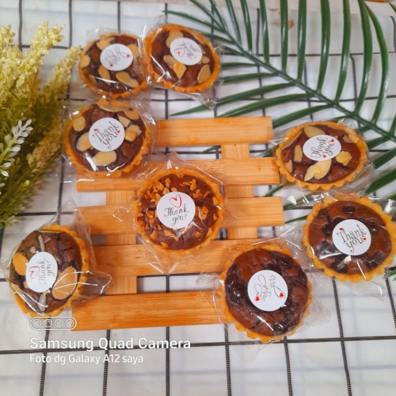 

Pie Brownies Shiny Crust Crunchy di Luar Lembut di Dalam