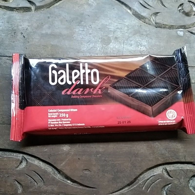

Cokelat Compound Hitam